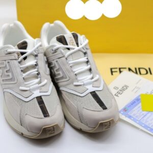 [국내배송]펜디 패스터 트레이너 남성 스니커즈