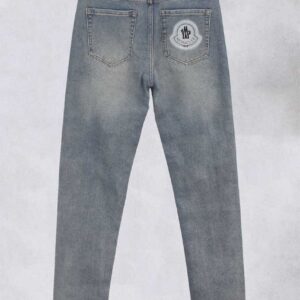 [국내배송]몽클레어 노블 시그니처 포켓 로고 슬림핏 데님 팬츠