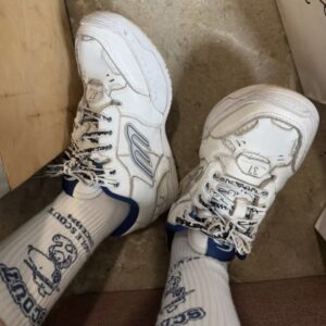 [국내배송]발렌시아가 햄튼스 원 아웃 스니커즈 화이트 다크 블루