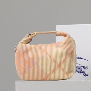 [국내배송]버버리 [BURBERRY] 수입프리미엄급 미니 페그 더플 백