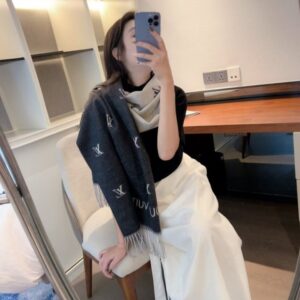 [국내배송]루이비통 멀티로고 캐시 머플러