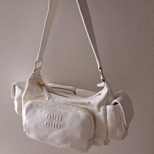 [국내배송]미우미우 가죽 포켓백