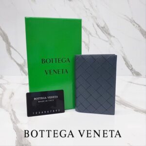 [국내배송]보테가베네타 인트레치아토 여권지갑
